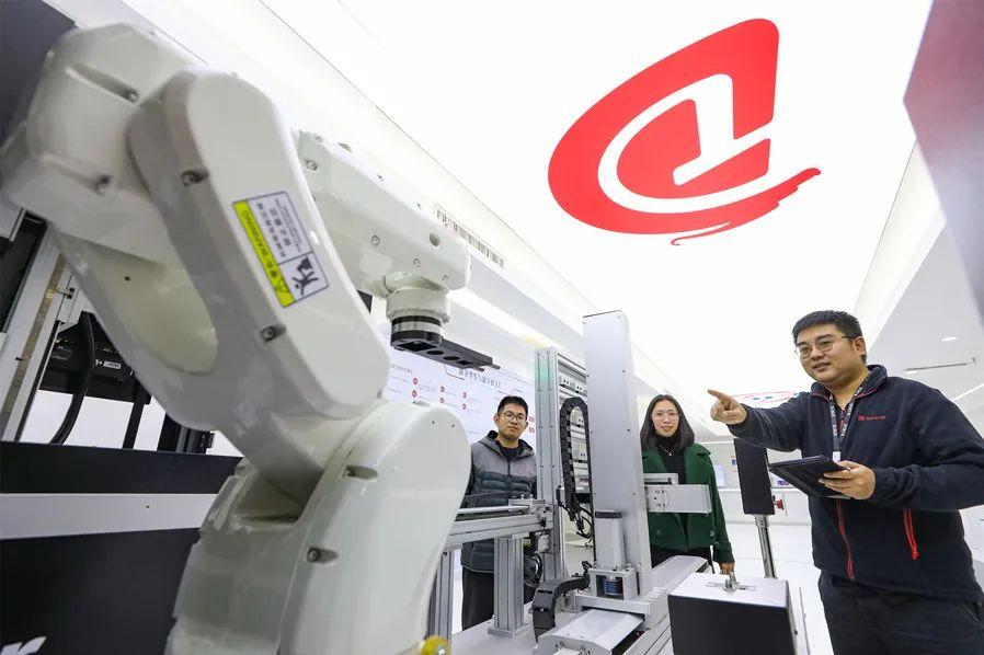 云為基，數為翼 武漢經開區加速構筑“未來工廠”新生態，賦能互聯網接入與服務創新